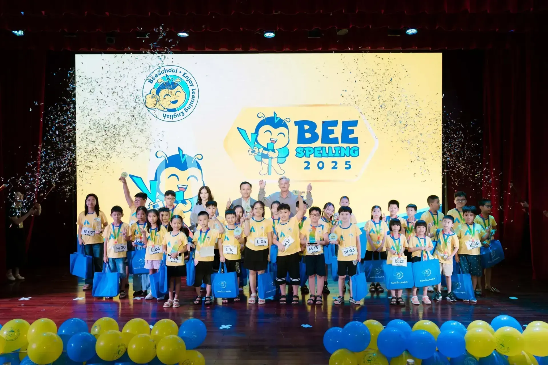Vững vàng từng con chữ