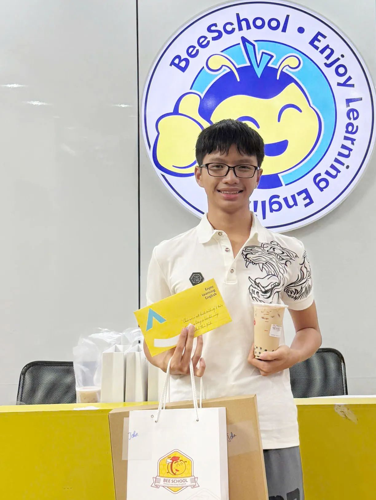 Lã Việt Tiến (John)